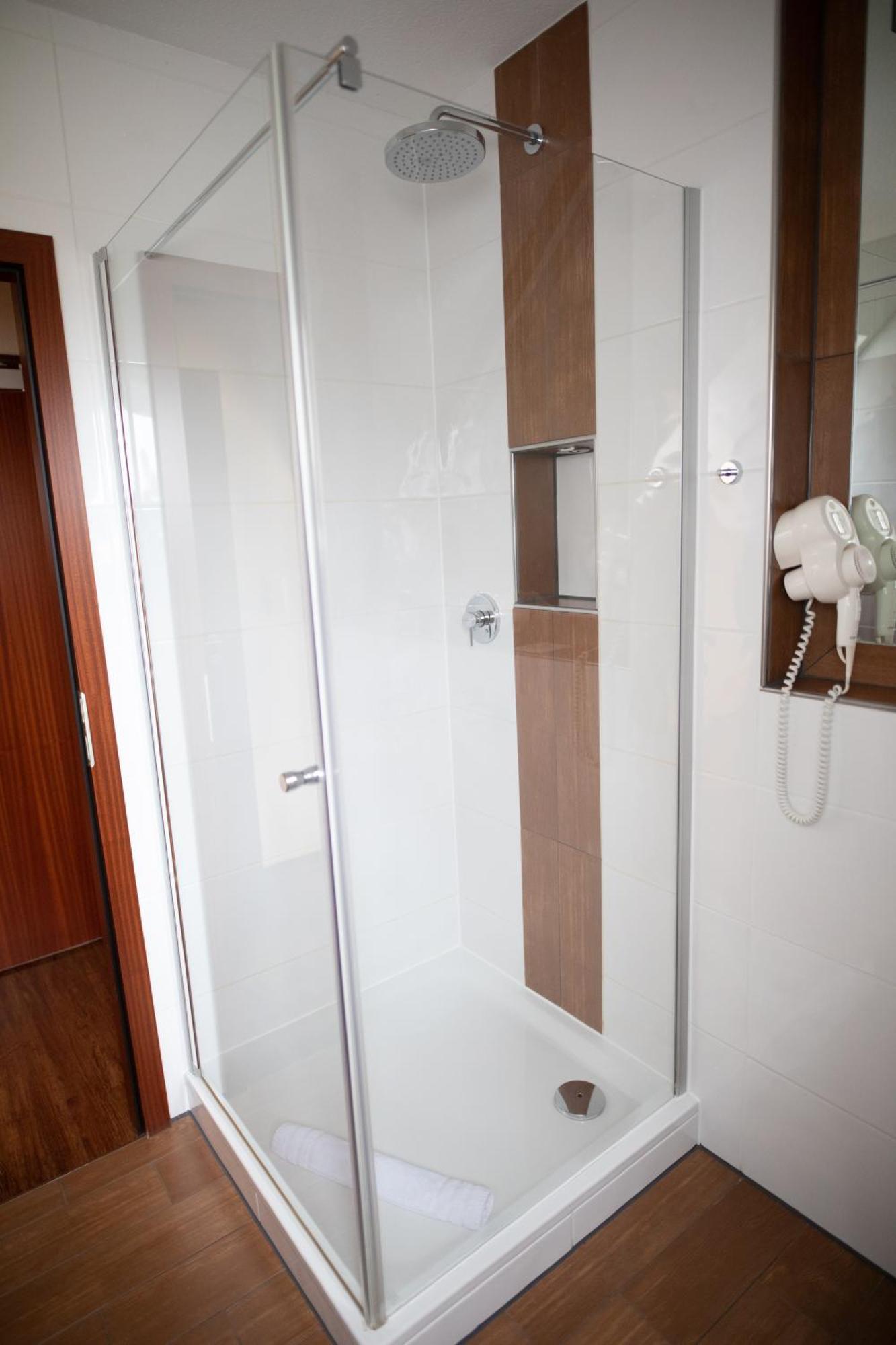 Vier Jahreszeiten Rooms Husum  Exteriör bild